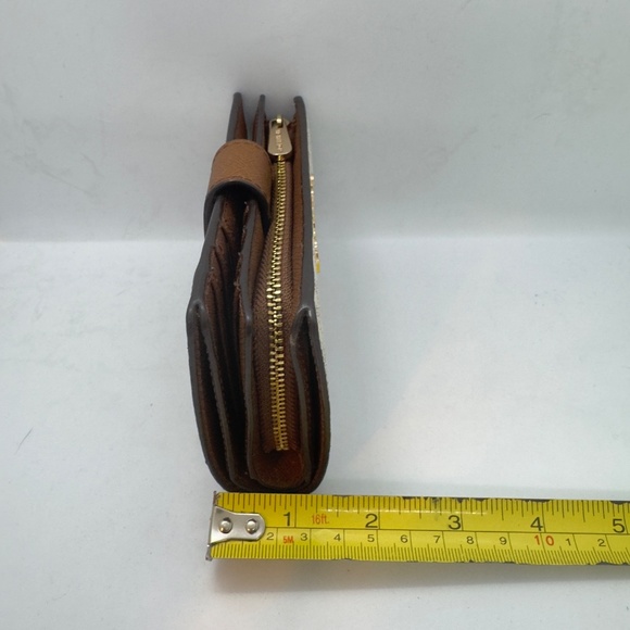 Michael Kors Bi-fold Compact Wallet Monogram - Picture 8 of 9